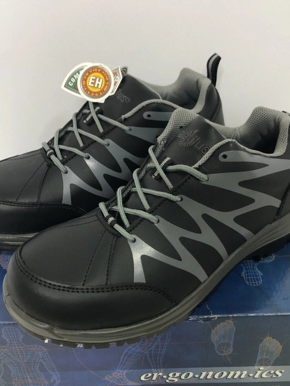 Nautilus N2318 Ergonomic Safety Toe Work Shoes Electrical Hazard Sz 11